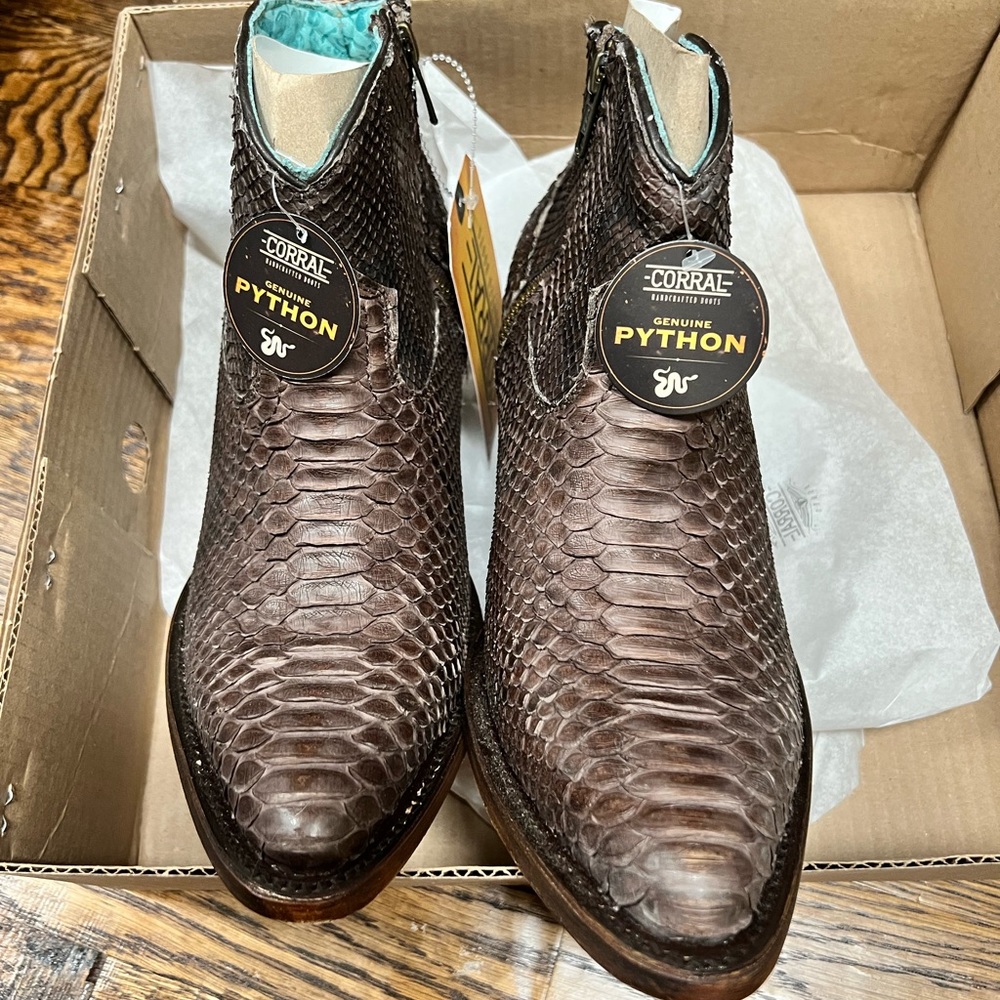 Corral snakeskin ankle western boots